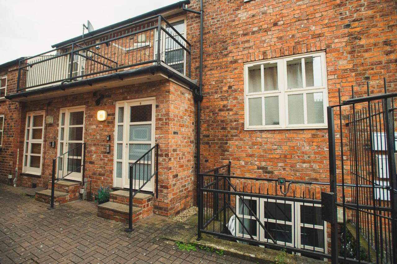 Pass The Keys 2 Bed Flat In Old School House Appartement Lincoln Buitenkant foto